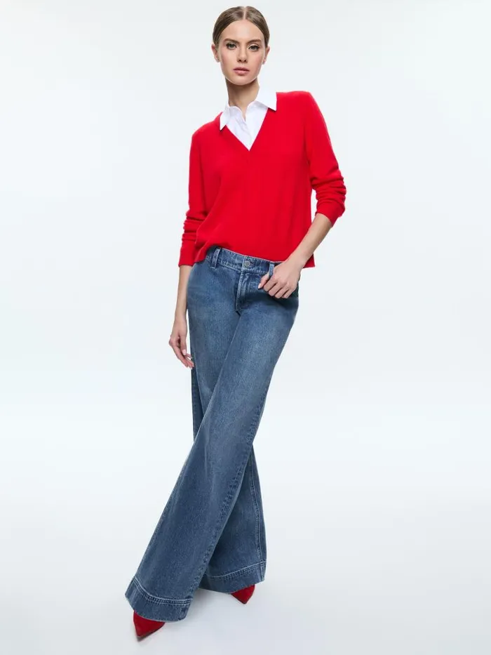 Alice Olivia DENBY WOVEN COLLAR V NECK PULLOVER Bright Rubywhite Women Sweaters