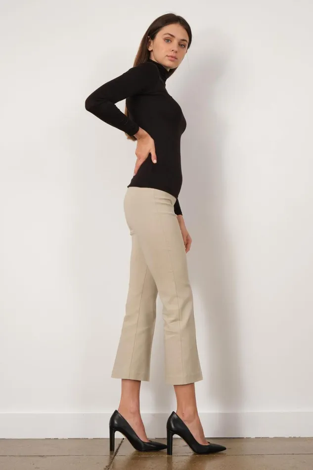 Avenue Montaigne LEO Signature Beige Women Pants