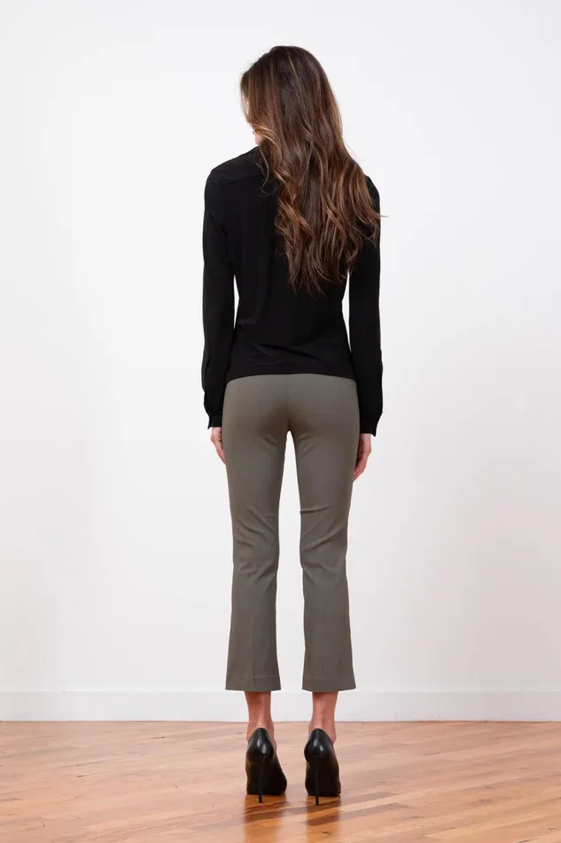 Avenue Montaigne LEO Signature Olive Green Women Pants Avenue Montaigne LEO Signature Olive Green Women Pants