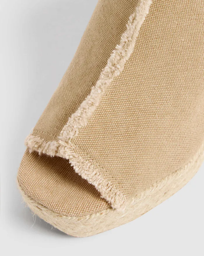 Castaer Fatima002 Sand Women Wedges