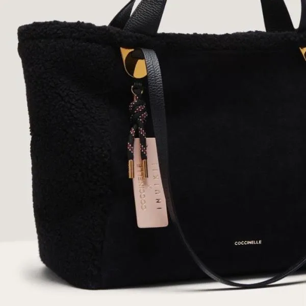 Coccinelle X Inuikii Oliver Eco Shearling Medium Noirnoir Women Coccinelle Tote Bags Coccinelle X Inuikii Oliver Eco Shearling Medium Noirnoir Women Coccinelle Tote Bags