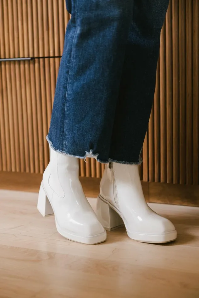Fallon Heeled Boots In Off White Off White Women Bohme Shoes