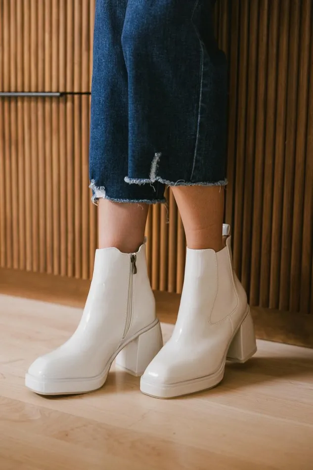 Fallon Heeled Boots In Off White Off White Women Bohme Shoes