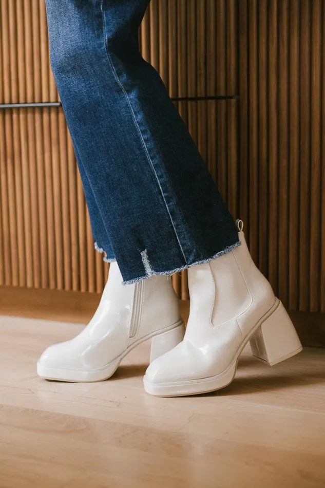 Fallon Heeled Boots In Off White Off White Women Bohme Shoes