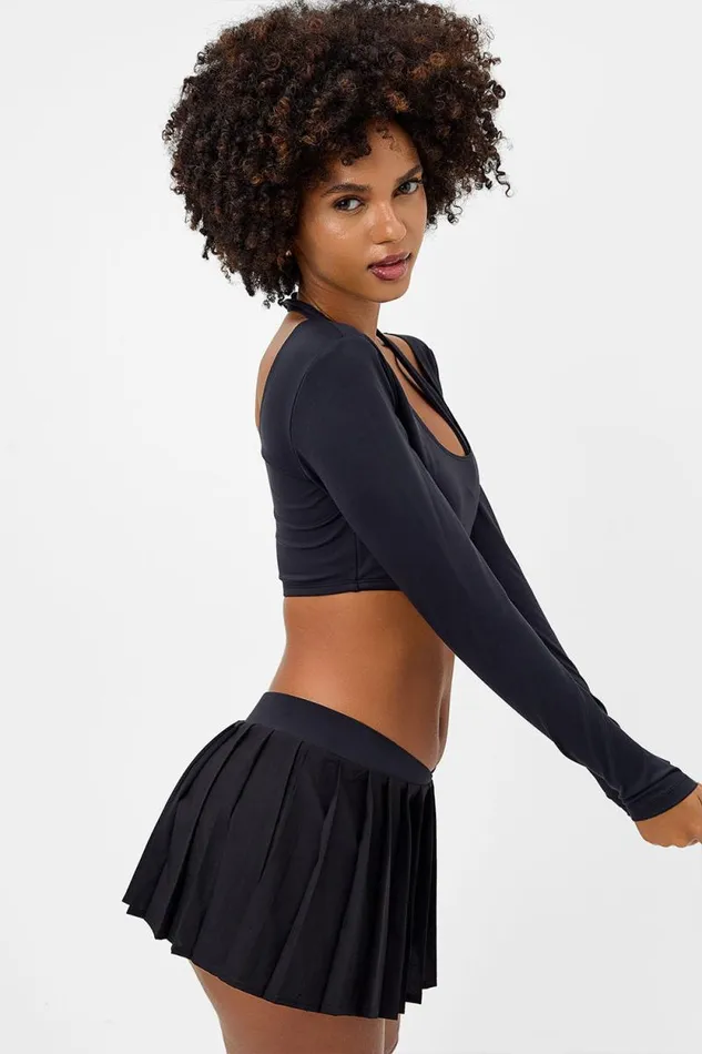 Frankies Bikinis Active Women Speedy Long Sleeve Crop Top Black