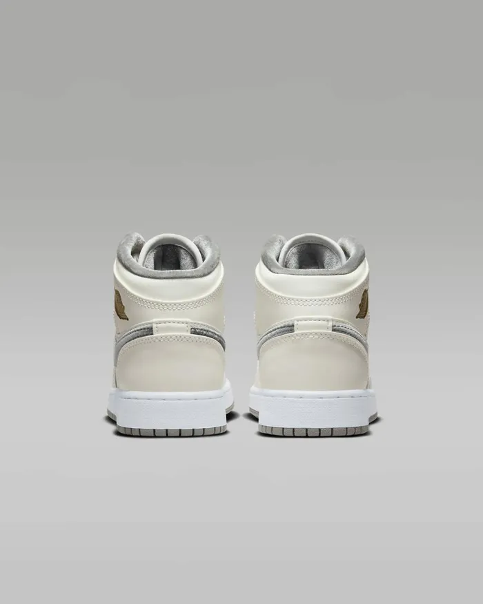 Kids Nike Jordan Air Jordan 1 Mid SE Sailmetallic Goldflat Pewter