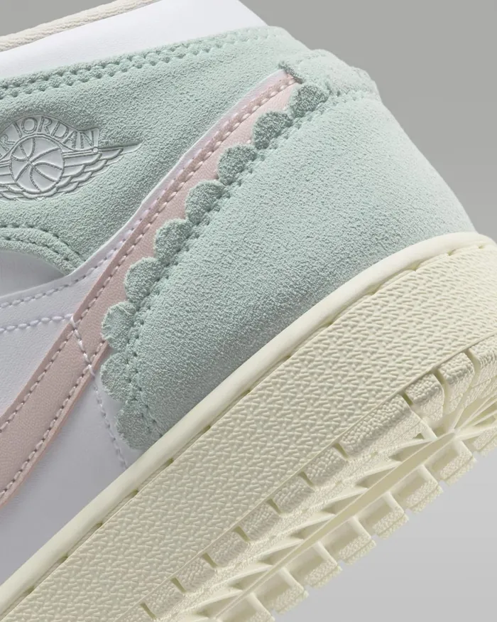 Kids Nike Jordan Air Jordan 1 Mid SE Whitejade Iceguava Icepink Oxford