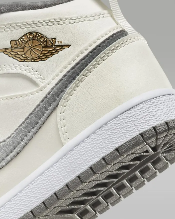Kids Nike Jordan Jordan 1 Mid SE Sailmetallic Goldflat Pewter