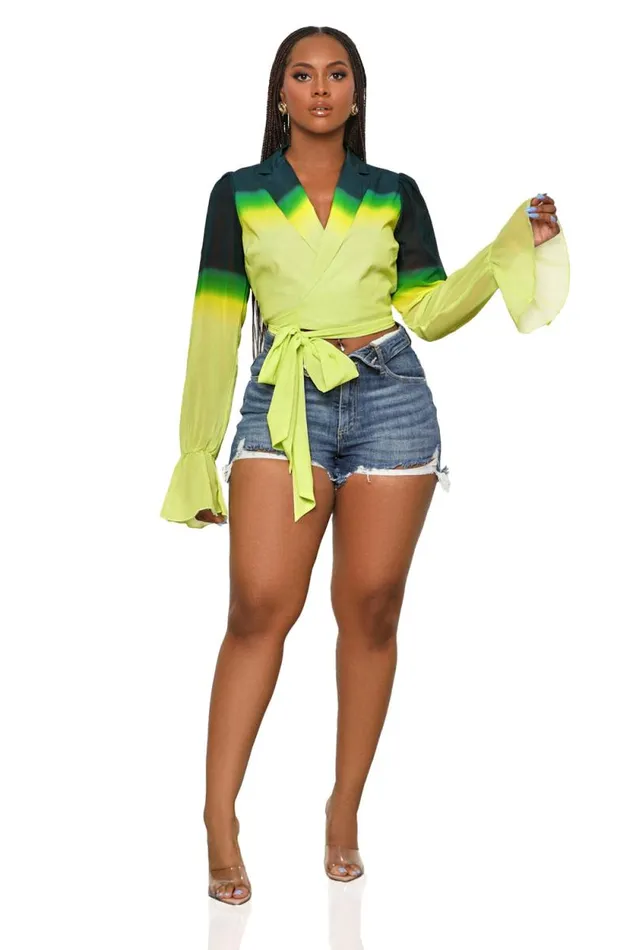 Lilly039s Kloset Tops Women Fade To Green Bell Sleeve TopFINAL SALE