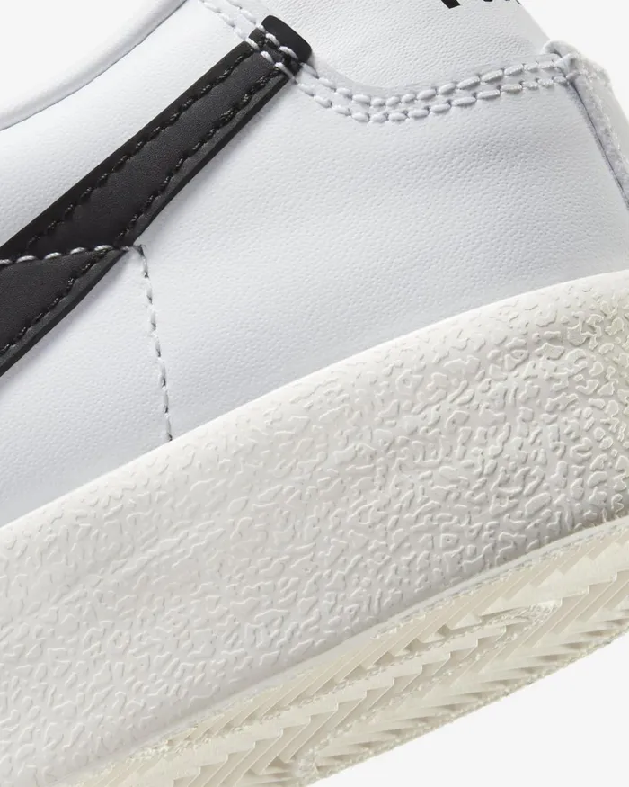 Men Nike Lifestyle Blazer Low 03977 Vintage Whitesailblack