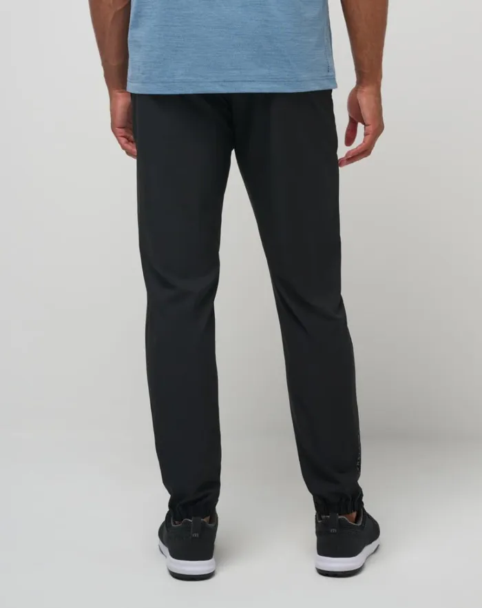Men Pants TravisMathew OPEN TO CLOSE JOGGER Black