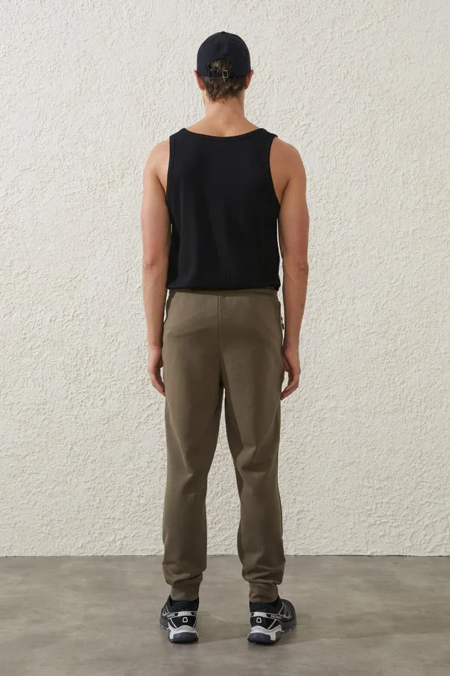 Men Sweats and Hoodies Cotton On Active Track Pant Military
