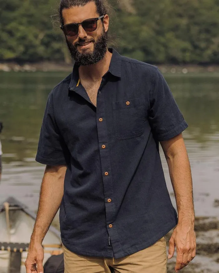 Passenger Clothing Chill Textured Short Sleeve Shirt Deep Navy Men Shirts