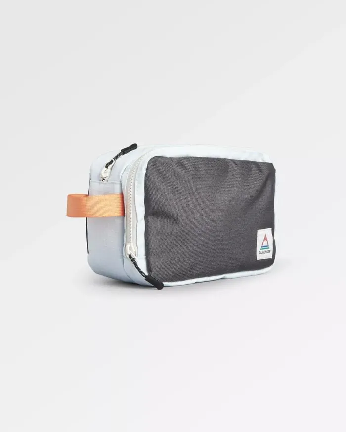 Passenger Clothing Travel Recycled Wash Kit Grey Olive Surf Spray WomenMen Backpacks and Bags