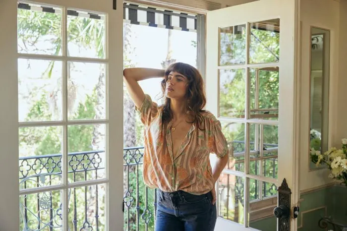 Tops Shop Natalie Martin VIOLET TOP Chamomile Apricot