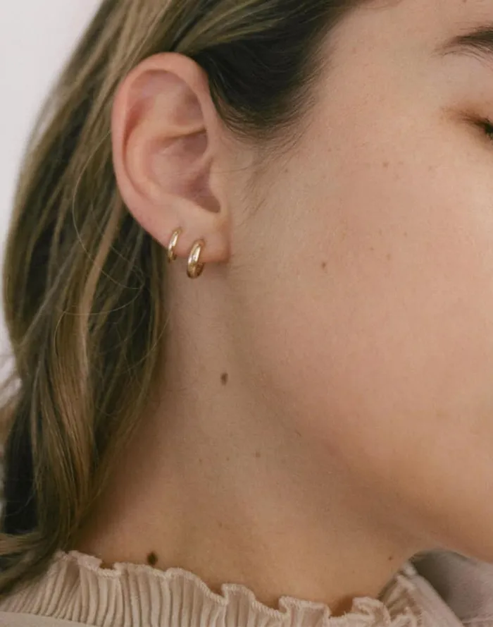 Women Jewelry Madewell Kinn Studio Classic Huggie Earrings Gold