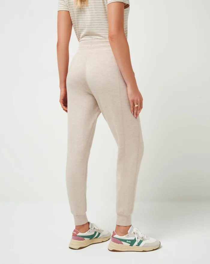 Women Pants TravisMathew SKYLOFT SOFT JOGGER Heather Oxford Tan